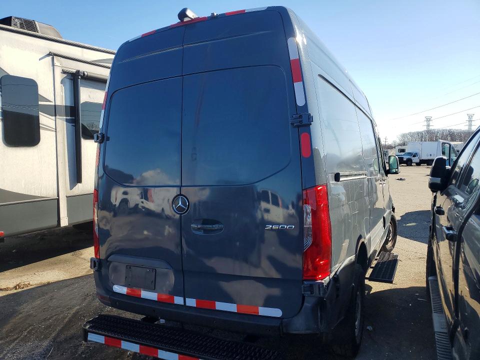 77116465 :رقم المزاد ، WD4PF0CD3KP092510 vin ، 2019 Mercedes-benz Sprinter مزاد بيع