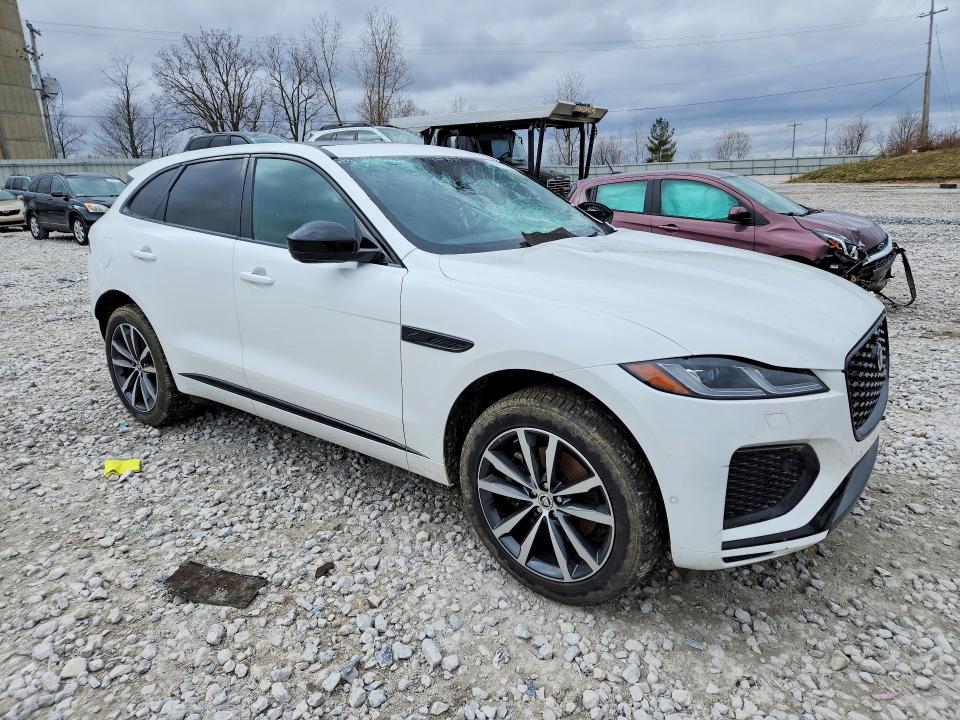 2024 Jaguar F-pace მანქანა იყიდება აუქციონზე, vin: SADCT2EX1RA736334, აუქციონის ნომერი: 46512346