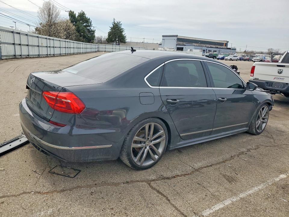 47670216 :رقم المزاد ، 1VWAT7A36GC061016 vin ، 2016 Volkswagen Passat مزاد بيع