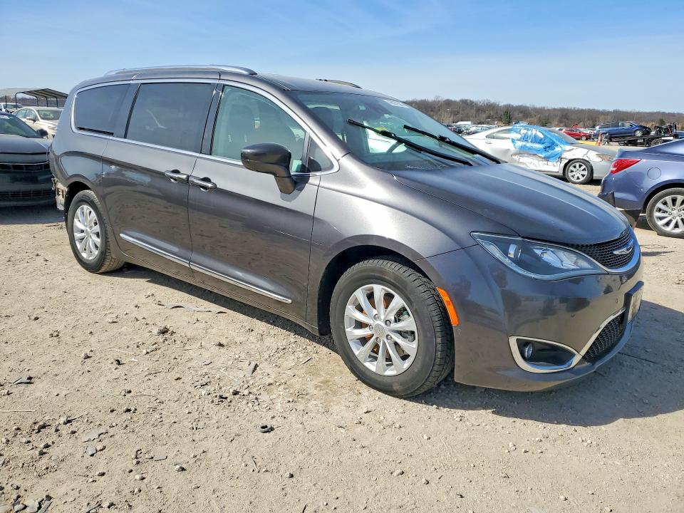 46097506 :رقم المزاد ، 2C4RC1BG1JR101618 vin ، 2018 Chrysler Pacifica مزاد بيع