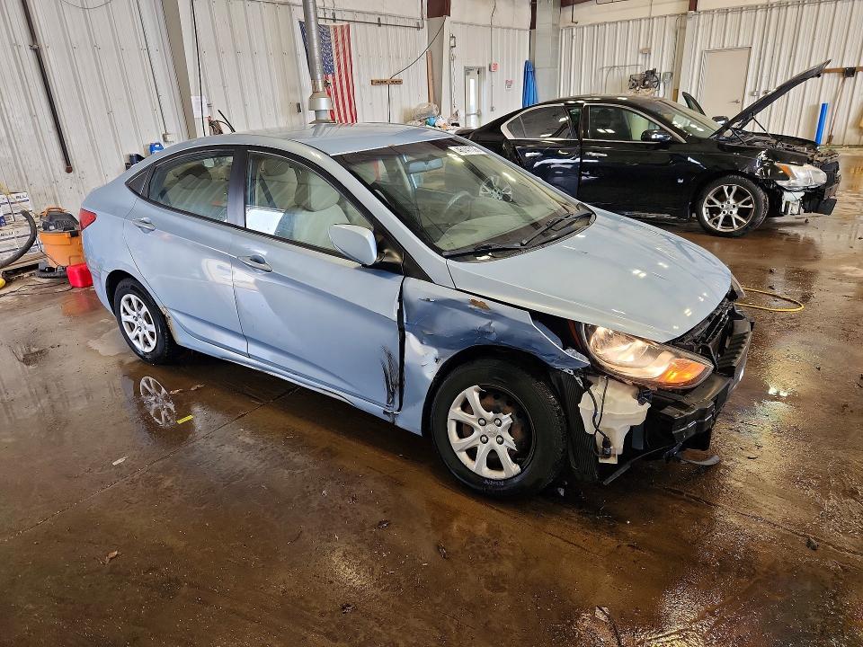 46141126 :رقم المزاد ، KMHCT4AE7EU686362 vin ، 2014 Hyundai Accent مزاد بيع