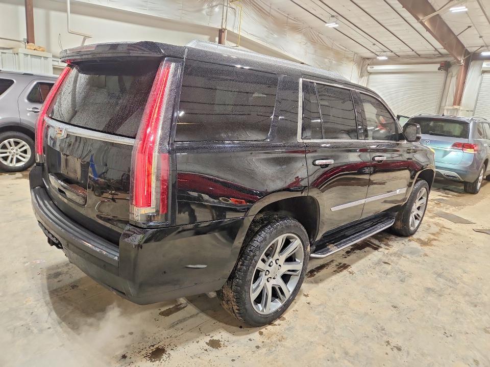 45581486 :رقم المزاد ، 1GYS4BKJ8HR292271 vin ، 2017 Cadillac Escalade مزاد بيع