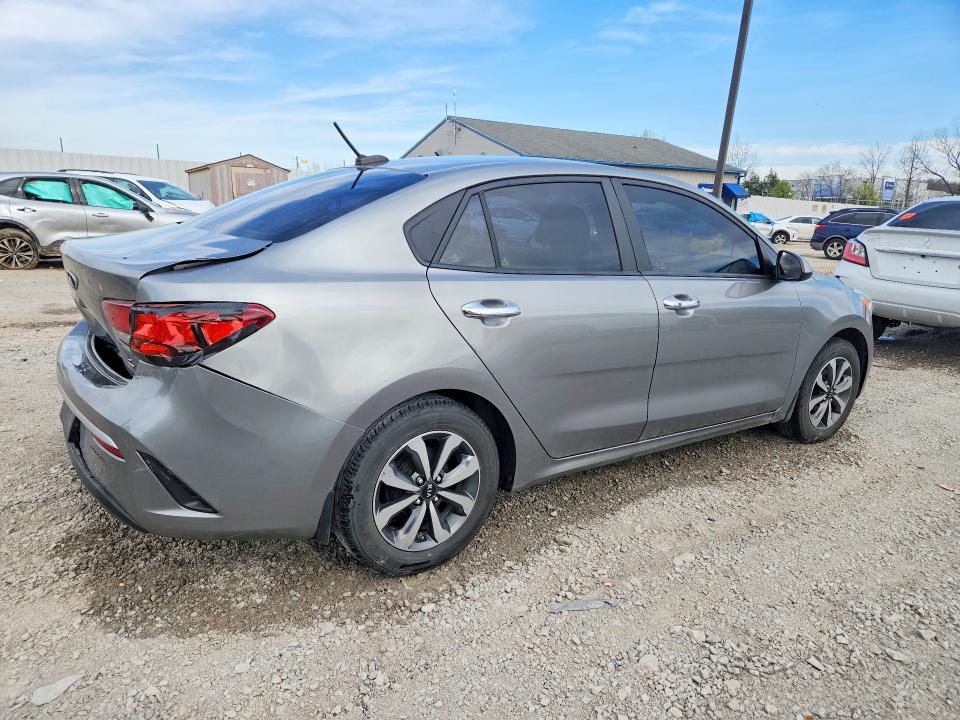 47262756 :رقم المزاد ، 3KPA24AD3ME424194 vin ، 2021 Kia Rio مزاد بيع