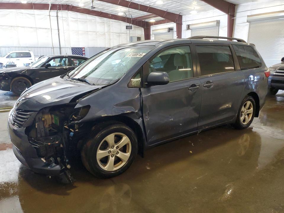 47480616 :رقم المزاد ، 5TDKK3DC2FS579121 vin ، 2015 Toyota Sienna مزاد بيع