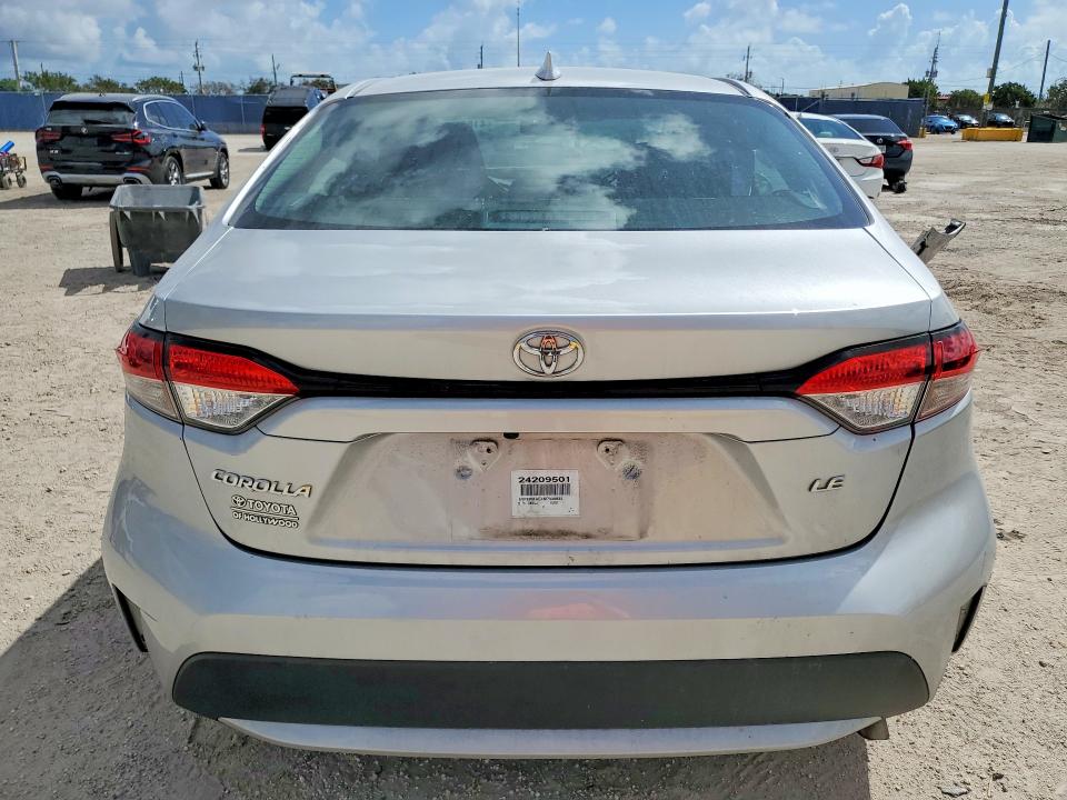 41882096 :رقم المزاد ، 5YFEPMAE4NP338632 vin ، 2022 Toyota Corolla مزاد بيع