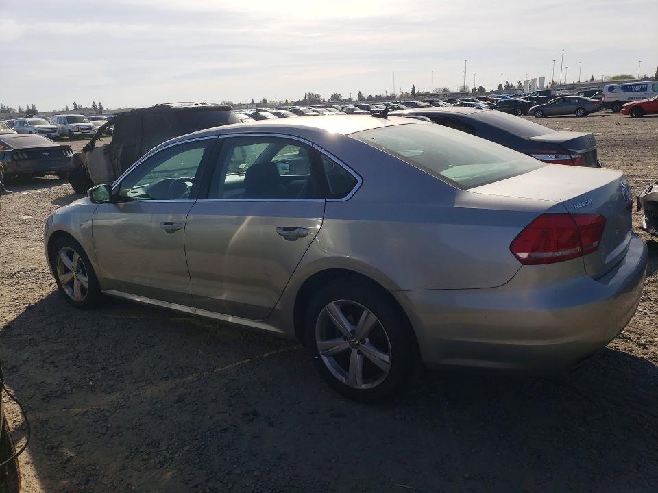 2013 Volkswagen Passat მანქანა იყიდება აუქციონზე, vin: 1VWBP7A35DC049685, აუქციონის ნომერი: 41840066