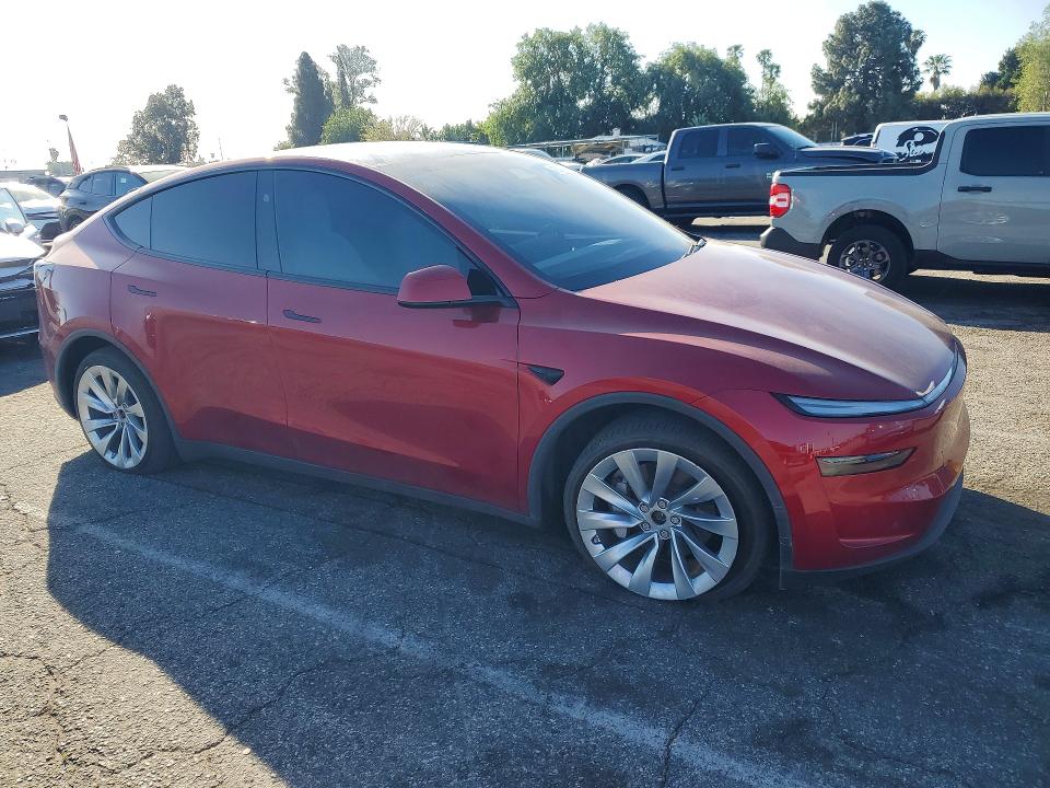 42007036 :رقم المزاد ، 7SAYGDEE0TF327775 vin ، 2026 Tesla Model Y مزاد بيع