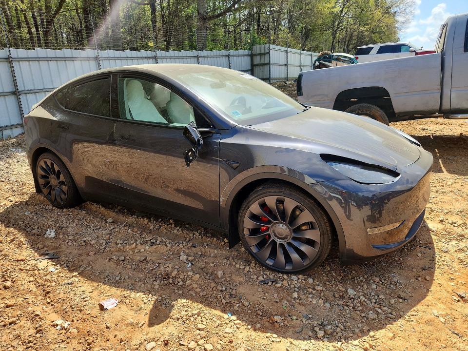 47946116 :رقم المزاد ، 7SAYGDEFXSA374414 vin ، 2025 Tesla Model Y مزاد بيع