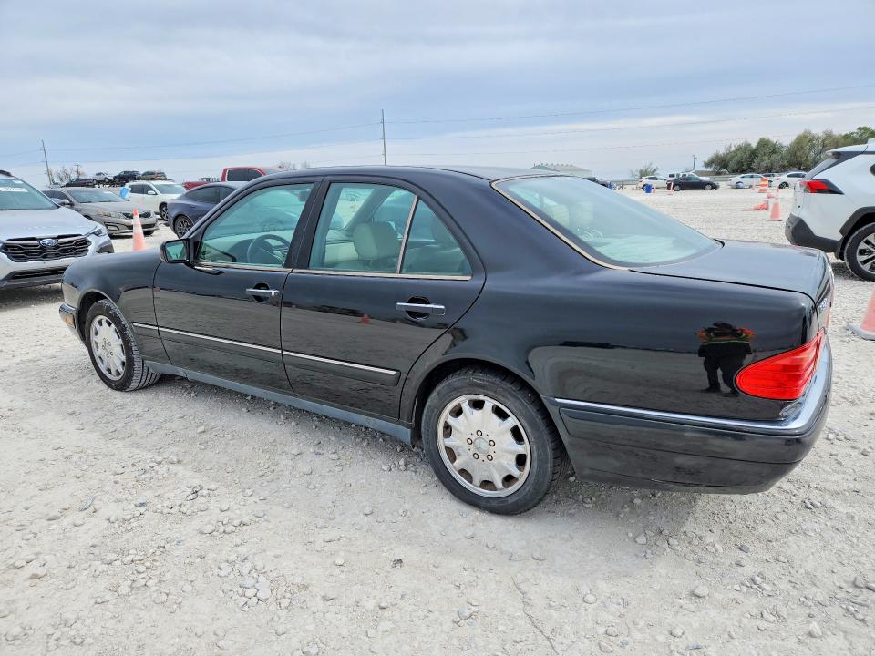 41844996 :رقم المزاد ، WDBJF65FXWA695995 vin ، 1998 Mercedes-benz E مزاد بيع
