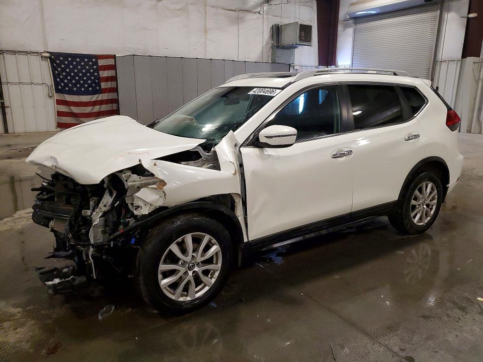 2017 Nissan Rogue მანქანა იყიდება აუქციონზე, vin: 5N1AT2MV7HC892279, აუქციონის ნომერი: 42004696