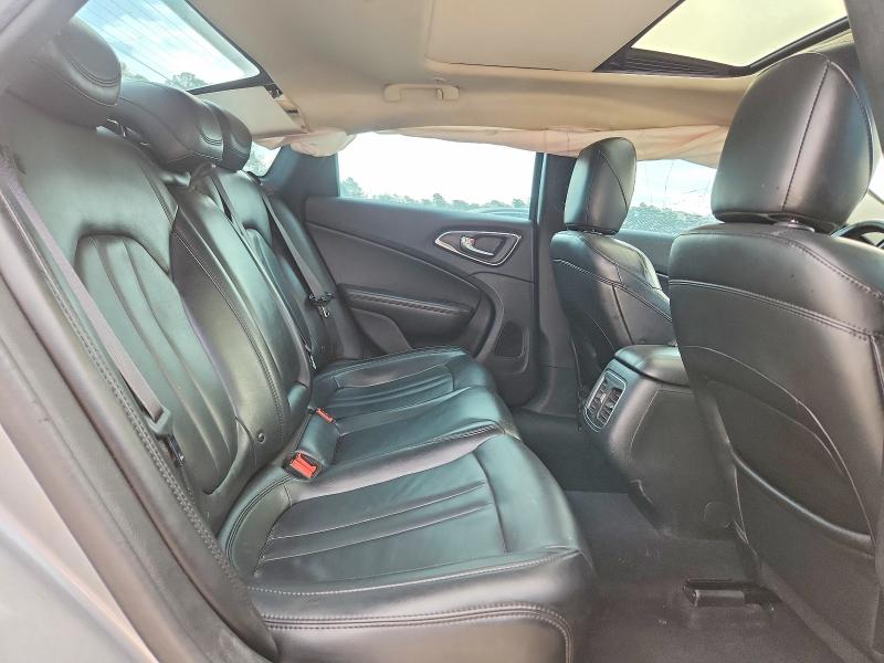 79706615 :رقم المزاد ، 1C3CCCCB6FN509111 vin ، 2015 Chrysler 200 مزاد بيع