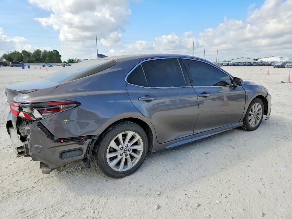 Продажа на аукционе авто 2021 Toyota Camry, vin: 4T1G11AK1MU549170, номер лота: 48289826
