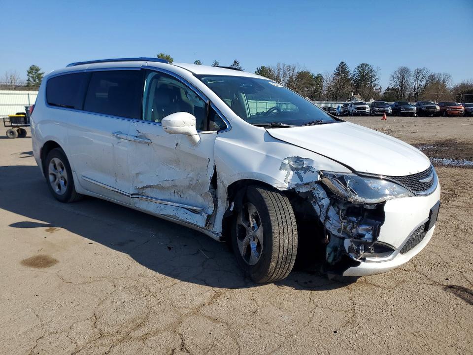 2017 Chrysler Pacifica მანქანა იყიდება აუქციონზე, vin: 2C4RC1EGXHR759668, აუქციონის ნომერი: 46553936