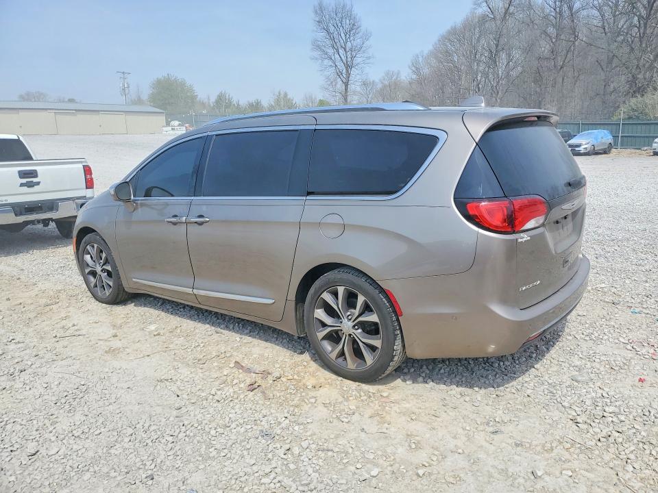 46732196 :رقم المزاد ، 2C4RC1GG9HR744415 vin ، 2017 Chrysler Pacifica مزاد بيع