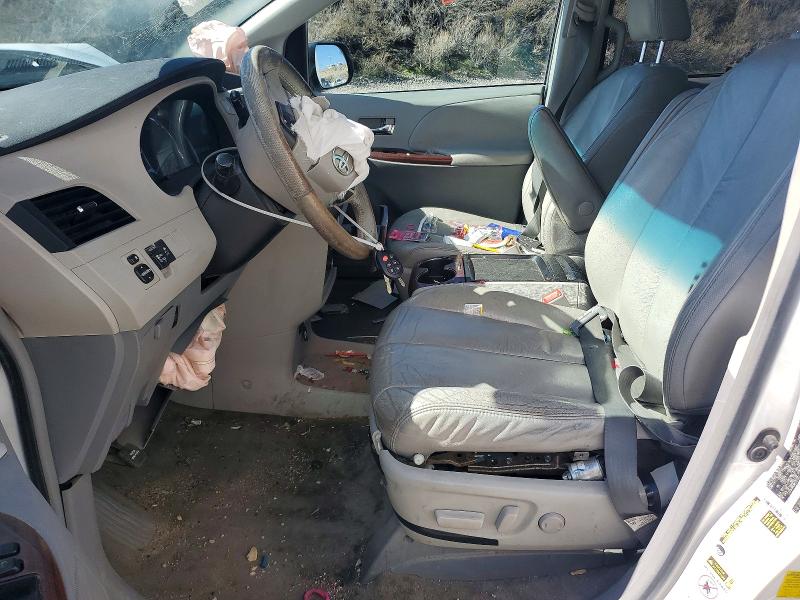 2011 Toyota Sienna მანქანა იყიდება აუქციონზე, vin: 5TDYK3DC8BS122253, აუქციონის ნომერი: 79673355