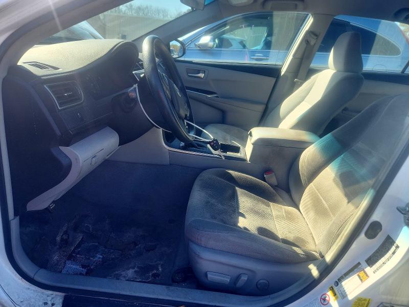 45729536 :رقم المزاد ، 4T1BF1FK4FU926792 vin ، 2015 Toyota Camry مزاد بيع