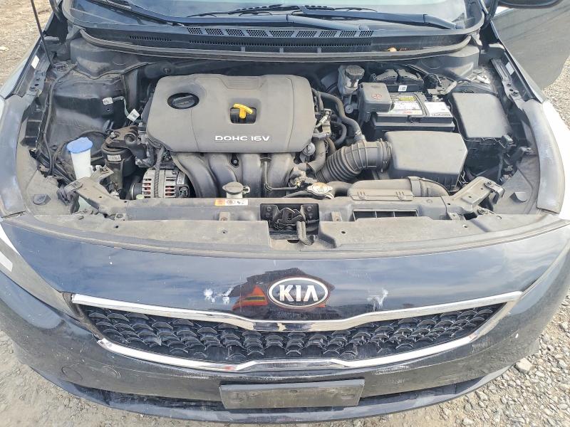 45801776 :رقم المزاد ، 3KPFK4A77JE272786 vin ، 2018 Kia Forte مزاد بيع