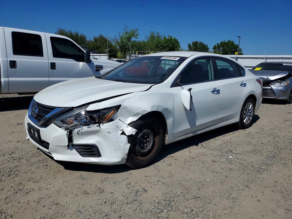 2015 Nissan Altima მანქანა იყიდება აუქციონზე, vin: 1N4AL3AP0FC273560, აუქციონის ნომერი: 46959196
