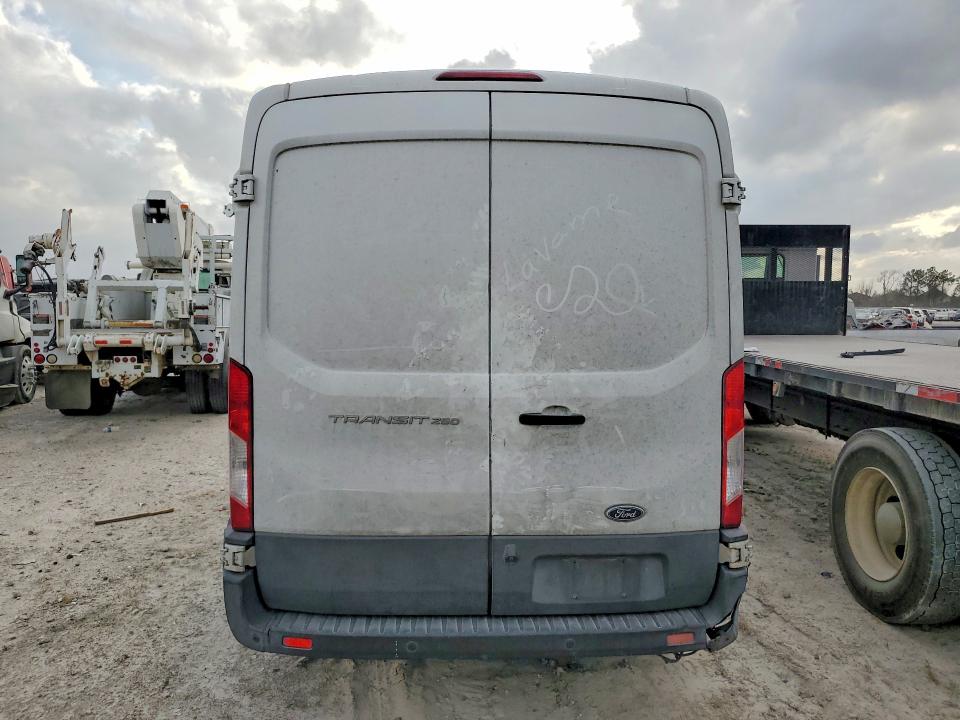 79937375 :رقم المزاد ، 1FTYR1CMXGKB39385 vin ، 2016 Ford Transit مزاد بيع