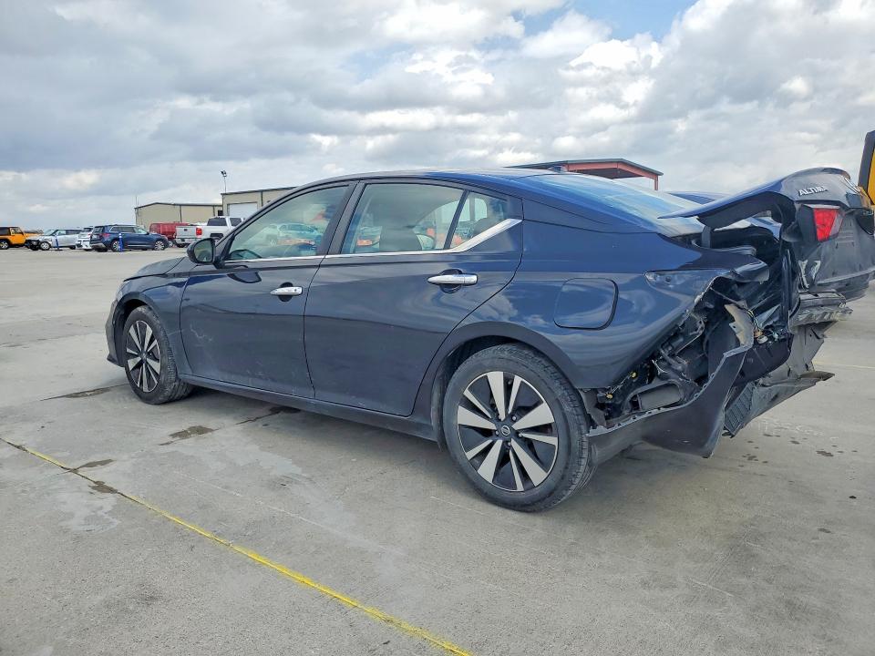 41823656 :رقم المزاد ، 1N4BL4DV1NN333630 vin ، 2022 Nissan Altima مزاد بيع