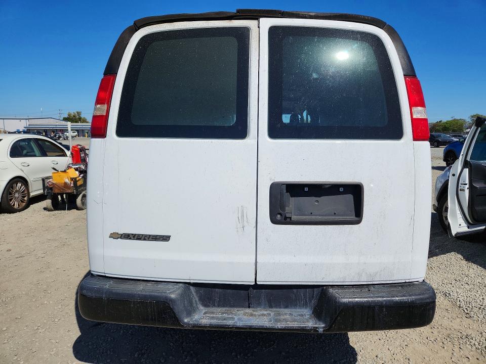 45848586 :رقم المزاد ، 1GCWGAFP3J1279410 vin ، 2018 Chevrolet Express G2500 مزاد بيع