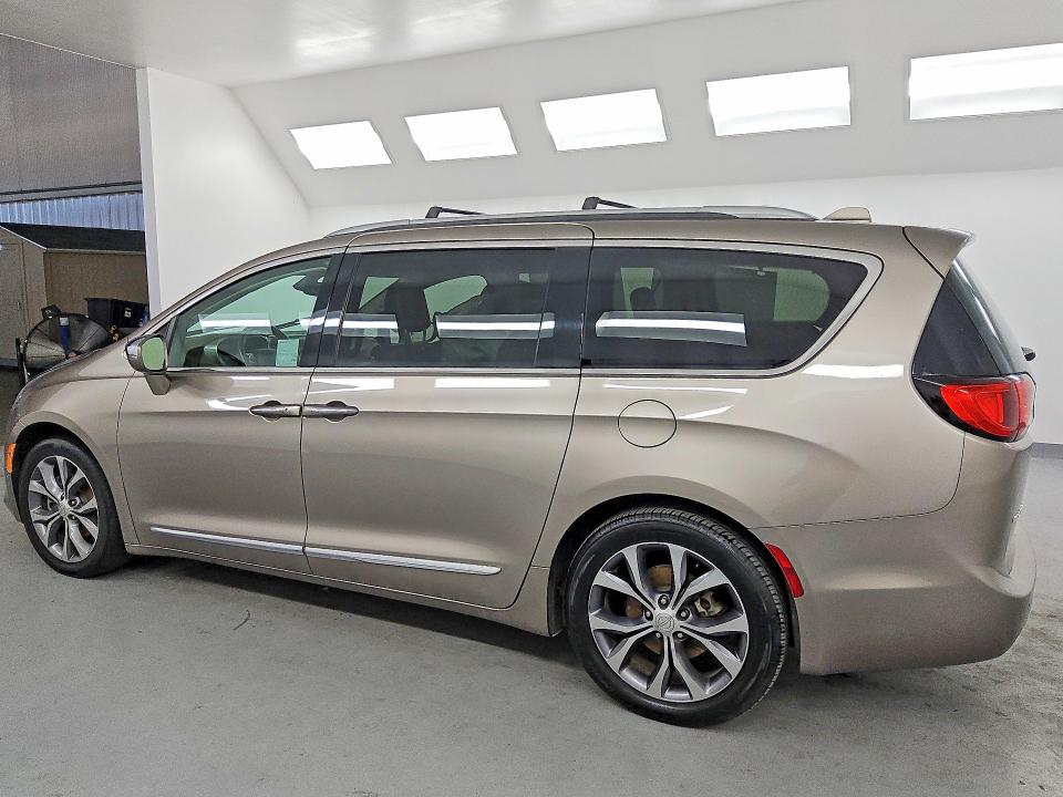 Продаж на аукціоні авто 2018 Chrysler Pacifica, vin: 2C4RC1GG5JR116406, номер лоту: 79306615
