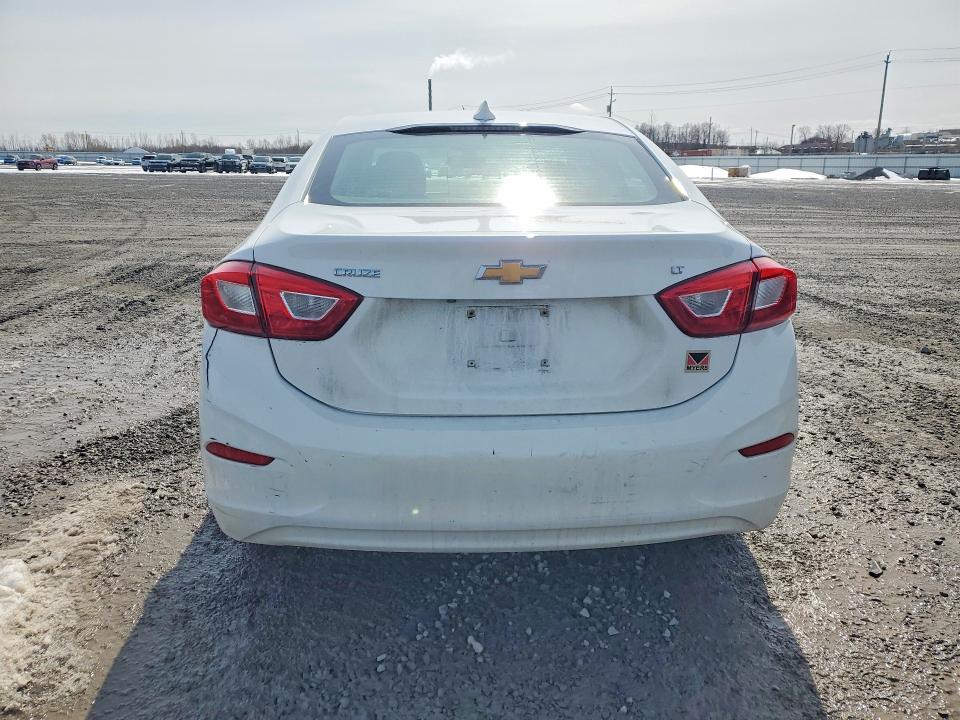 Продаж на аукціоні авто 2018 Chevrolet Cruze, vin: 1G1BE5SM2J7138177, номер лоту: 46915626