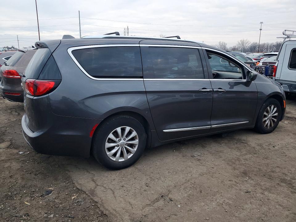46478766 :رقم المزاد ، 2C4RC1EG7JR289542 vin ، 2018 Chrysler Pacifica مزاد بيع
