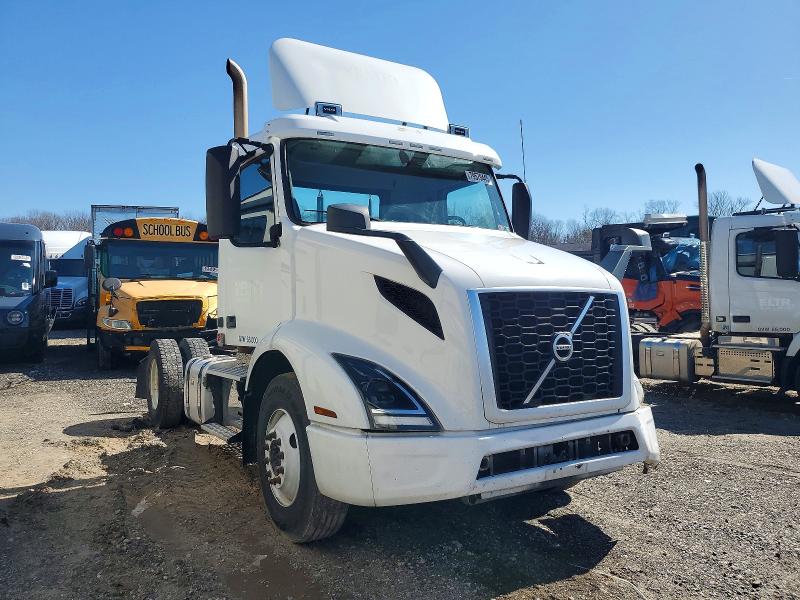 2019 Volvo Vnr მანქანა იყიდება აუქციონზე, vin: 4V4W19DF4KN217894, აუქციონის ნომერი: 79579445