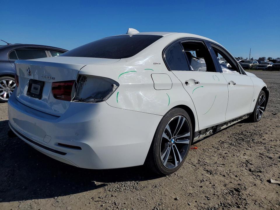 79256335 :رقم المزاد ، WBA8E1C50JA758480 vin ، 2018 Bmw 330e مزاد بيع