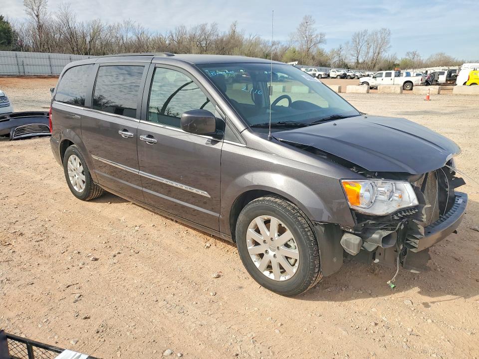 45800796 :رقم المزاد ، 2C4RC1BG2FR505678 vin ، 2015 Chrysler Town & Country مزاد بيع
