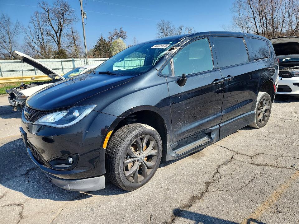 41590426 :رقم المزاد ، 2C4RC1FG1LR150489 vin ، 2020 Chrysler Pacifica مزاد بيع