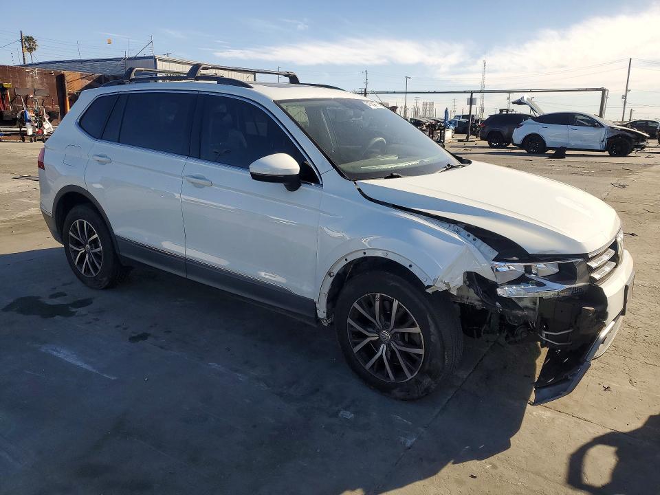 41584876 :رقم المزاد ، 3VV3B7AX4JM214677 vin ، 2018 Volkswagen Tiguan مزاد بيع