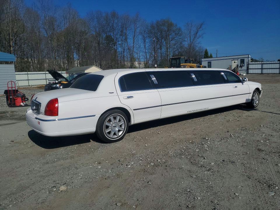 Aukcja sprzedaży 2008 Lincoln Town Car, vin: 2L1FM88W08X658708, numer aukcji: 46163966