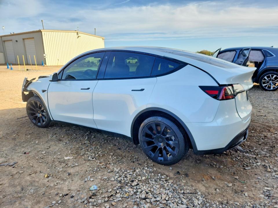 Продажа на аукционе авто 2023 Tesla Model Y, vin: 7SAYGAEEXPF598556, номер лота: 46159366