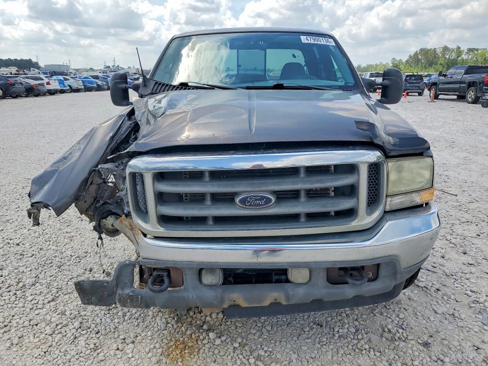 47900136 :رقم المزاد ، 1FTNW21F62EA59952 vin ، 2002 Ford F250 مزاد بيع