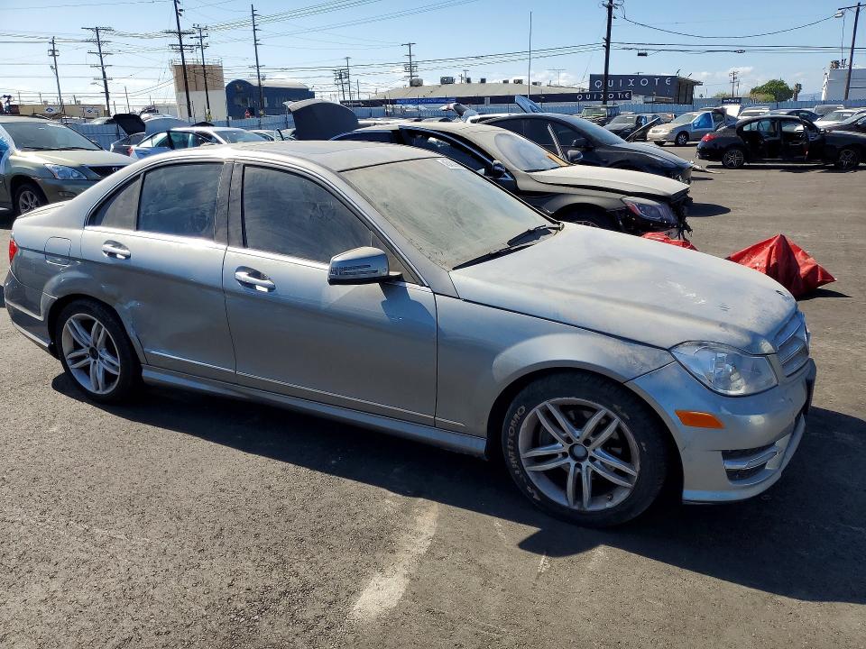2014 Mercedes-benz C მანქანა იყიდება აუქციონზე, vin: WDDGF4HB5EG237114, აუქციონის ნომერი: 45482966