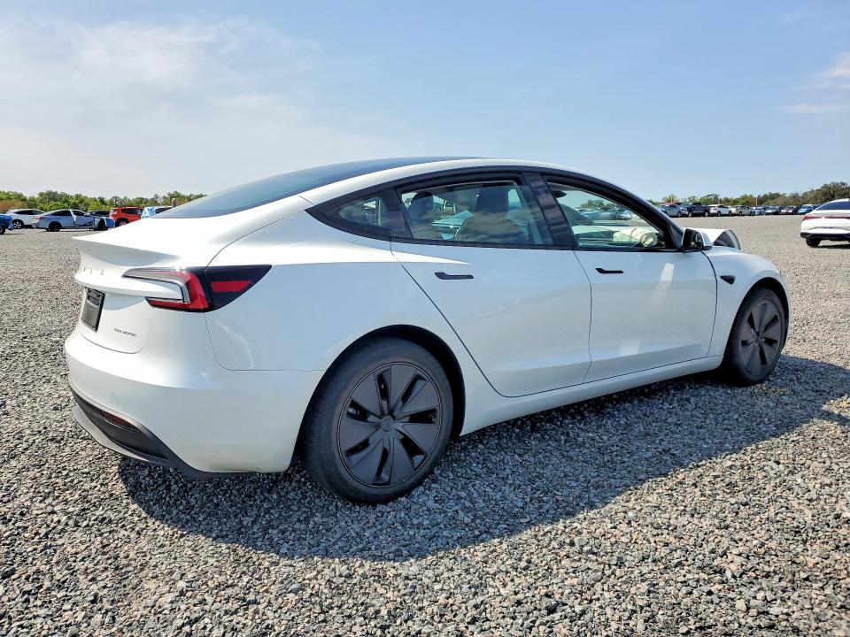 46472106 :رقم المزاد ، 5YJ3E1EB9SF929929 vin ، 2025 Tesla Model 3 مزاد بيع