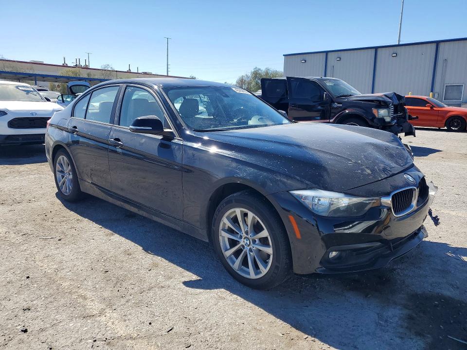 45782806 :رقم المزاد ، WBA8A9C34HAC99766 vin ، 2017 Bmw 320 مزاد بيع