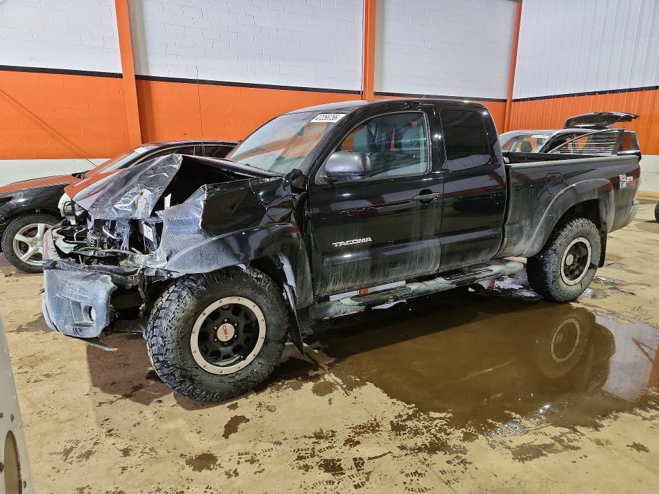 Продажа на аукционе авто 2015 Toyota Tacoma, vin: 5TFUU4EN8FX117102, номер лота: 47256756