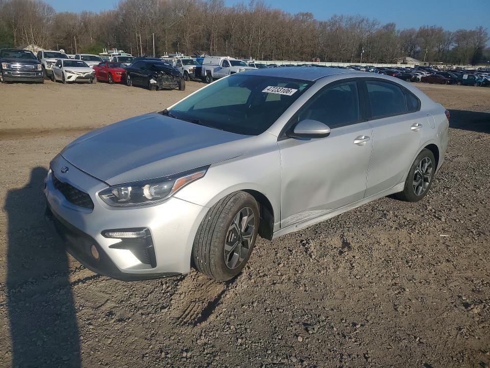 47233106 :رقم المزاد ، 3KPF24AD8ME305708 vin ، 2021 Kia Forte مزاد بيع