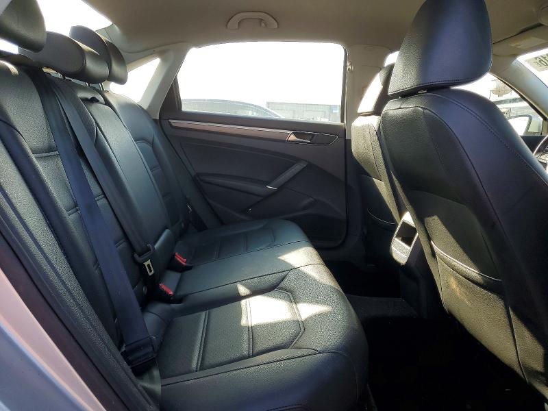 Продажа на аукционе авто 2018 Volkswagen Passat, vin: 1VWAA7A32JC027989, номер лота: 47758916