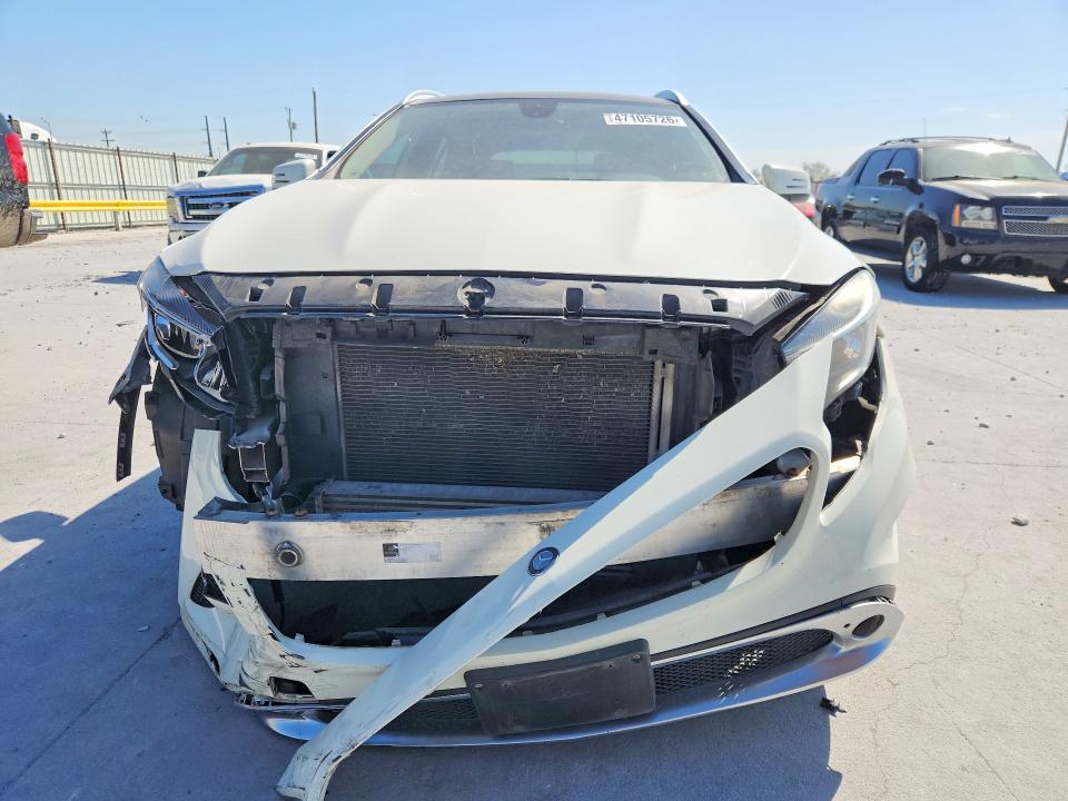47105726 :رقم المزاد ، WDCTG4EB1FJ118730 vin ، 2015 Mercedes-benz Gla مزاد بيع