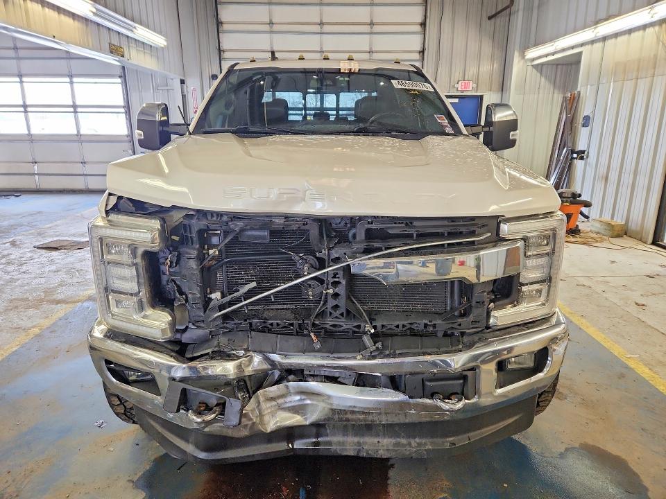 46590076 :رقم المزاد ، 1FT8W3BT1KEE63815 vin ، 2019 Ford F350 مزاد بيع