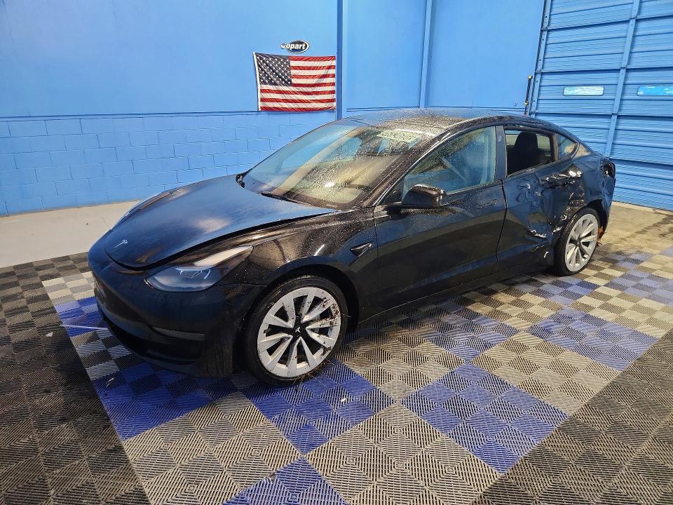 46024696 :رقم المزاد ، 5YJ3E1EA7NF372109 vin ، 2022 Tesla Model 3 مزاد بيع