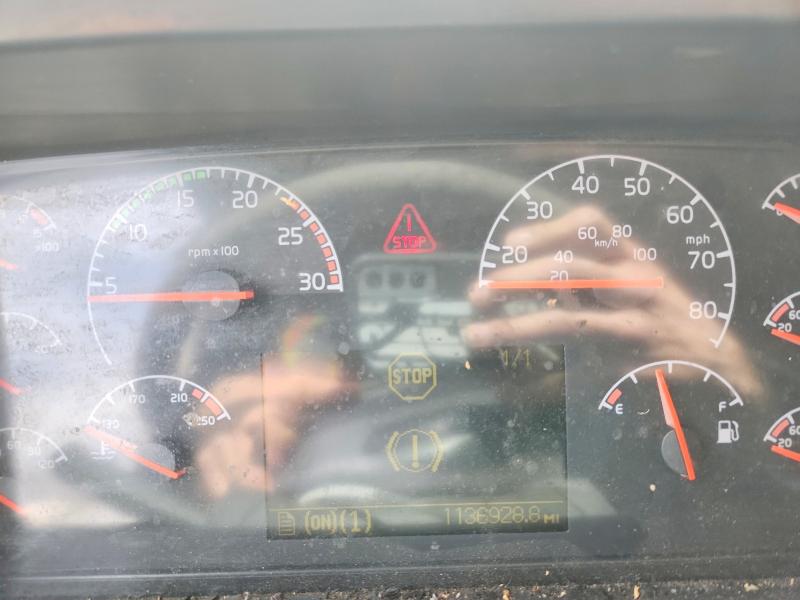 47058206 :رقم المزاد ، 4V4NC9TJX3N341861 vin ، 2003 Volvo Vnl مزاد بيع