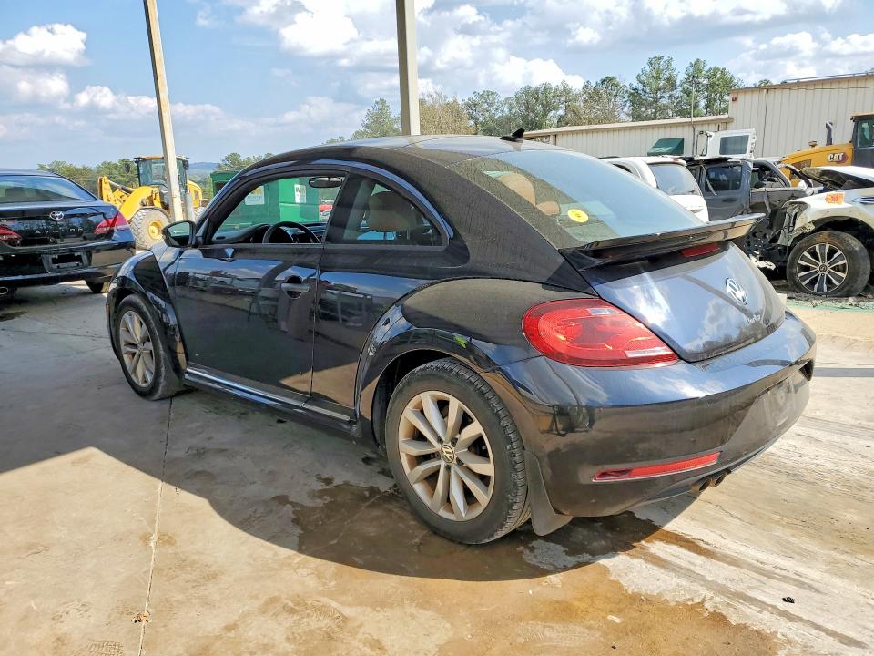 47828376 :رقم المزاد ، 3VWF17AT3HM618198 vin ، 2017 Volkswagen Beetle مزاد بيع