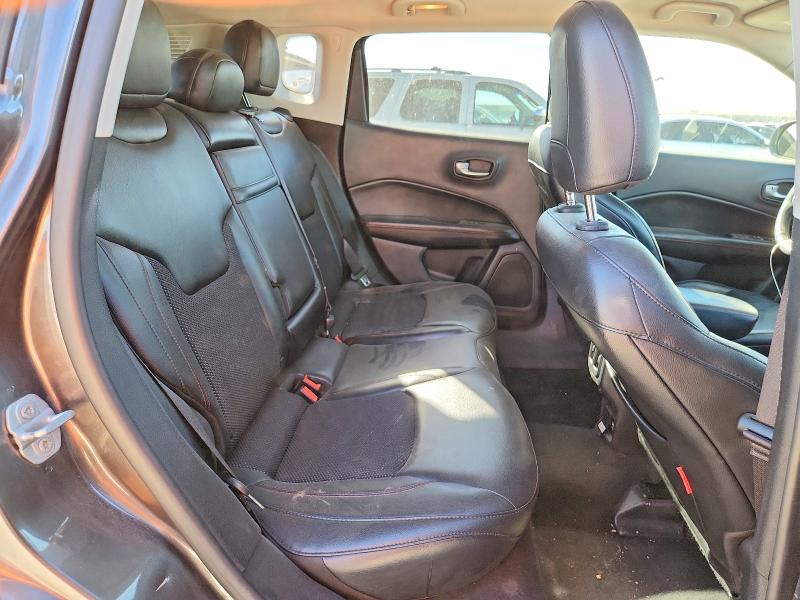 47240826 :رقم المزاد ، 3C4NJDDB1HT659029 vin ، 2017 Jeep Compass مزاد بيع
