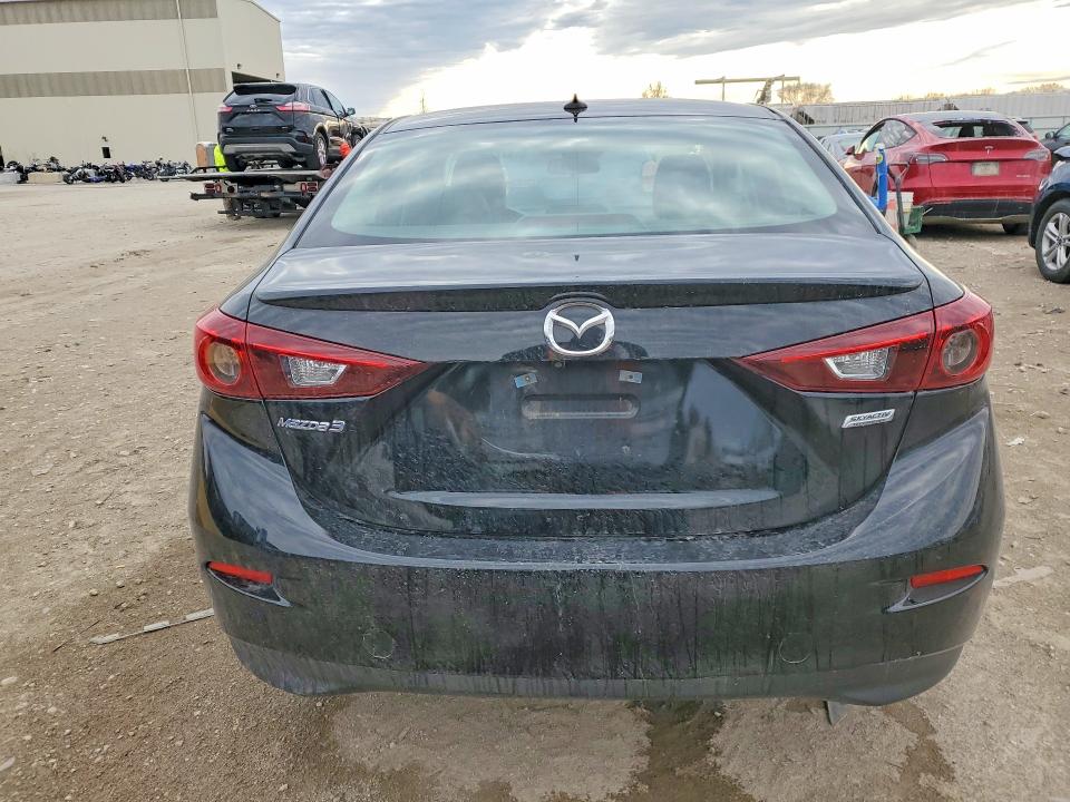 47717856 :رقم المزاد ، 3MZBN1V36JM168143 vin ، 2018 Mazda 3 مزاد بيع