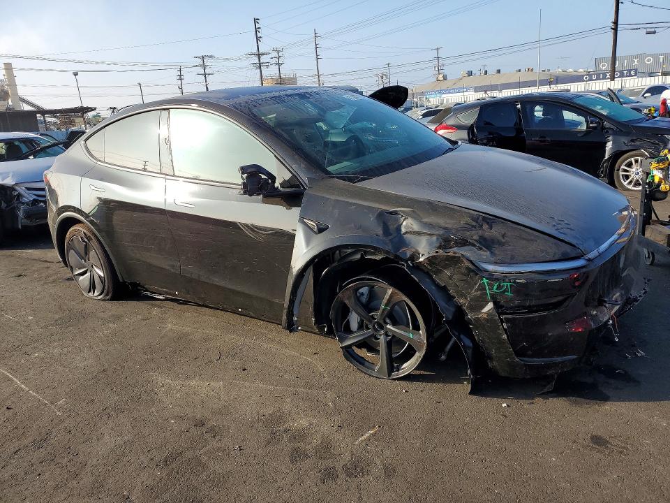 47337316 :رقم المزاد ، 7SAYGDED1TF560166 vin ، 2026 Tesla Model Y مزاد بيع